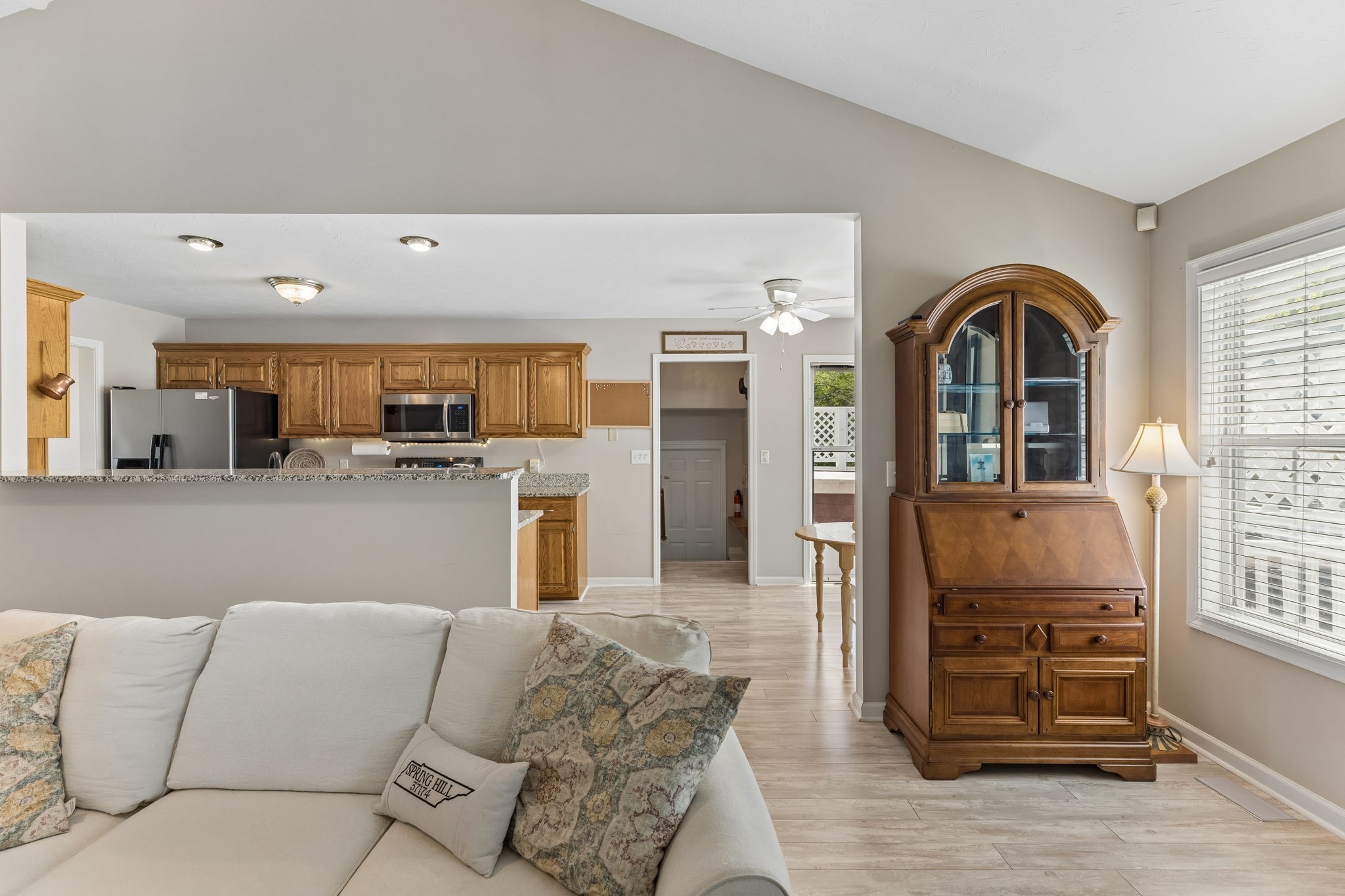 3011 Candlelite Dr