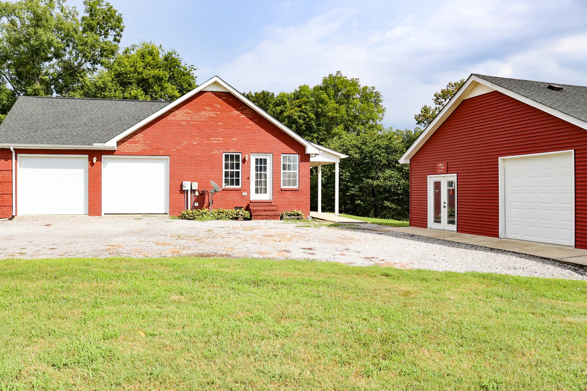4693 Shelbyville Rd