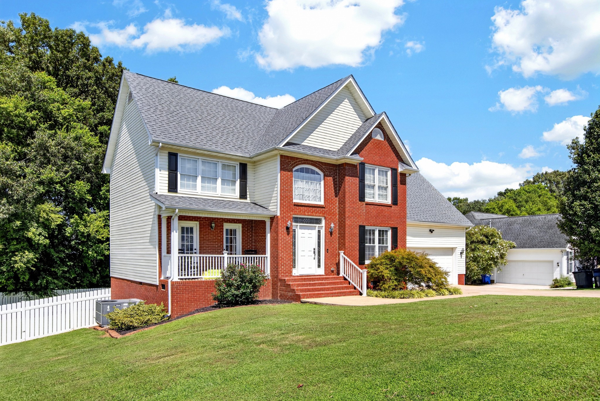 144 Bartlett Cir, NE