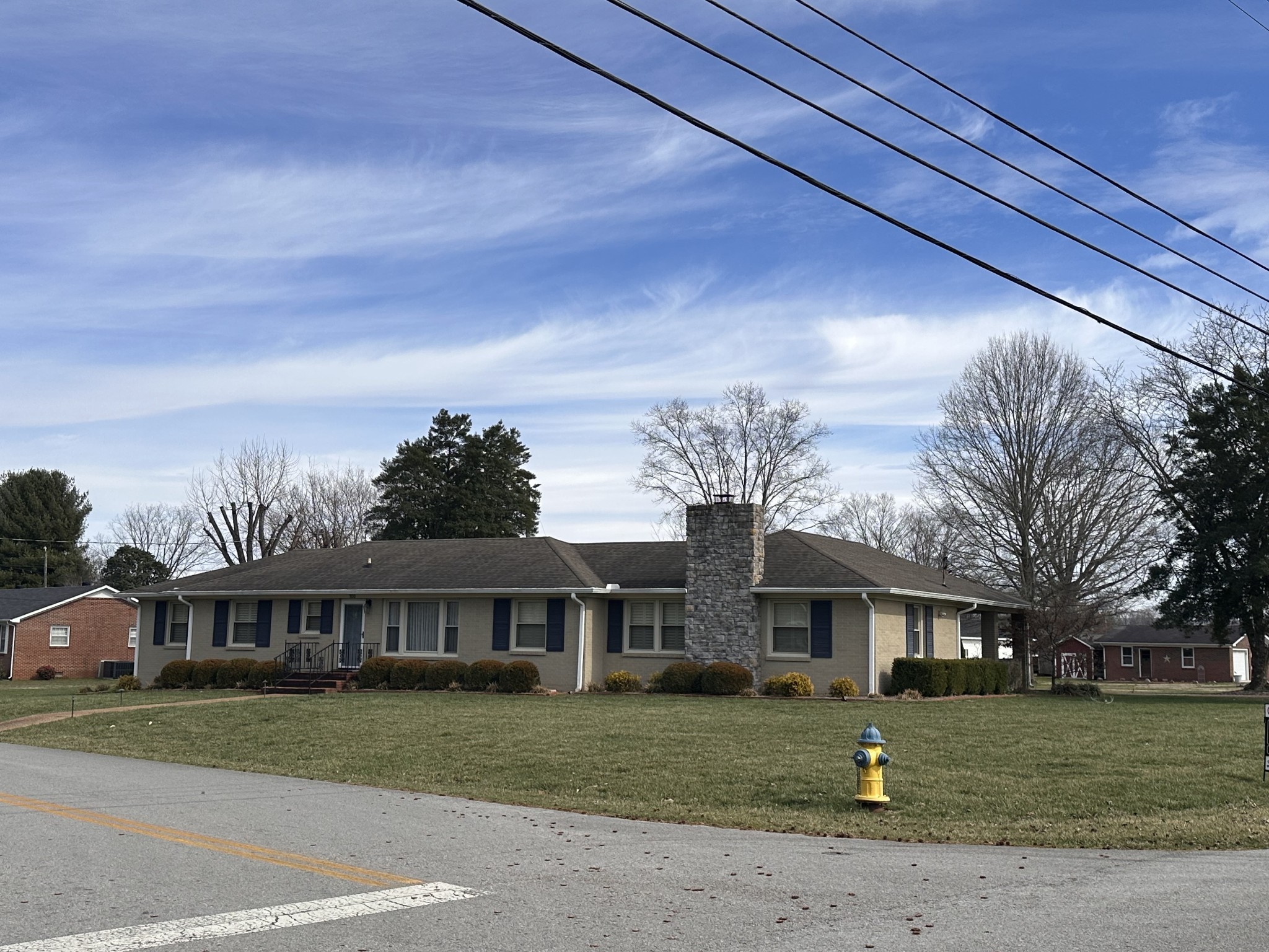 100 River Dr