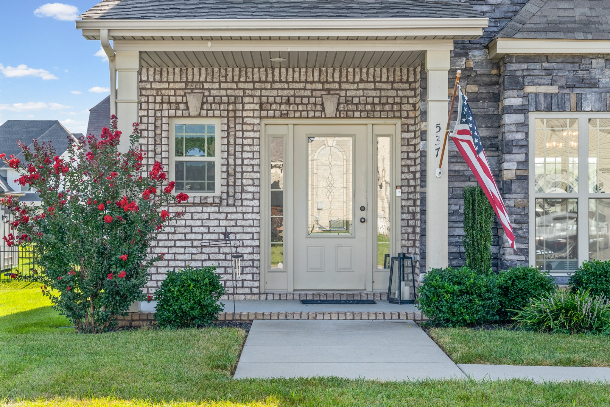 537 Bowden Dr