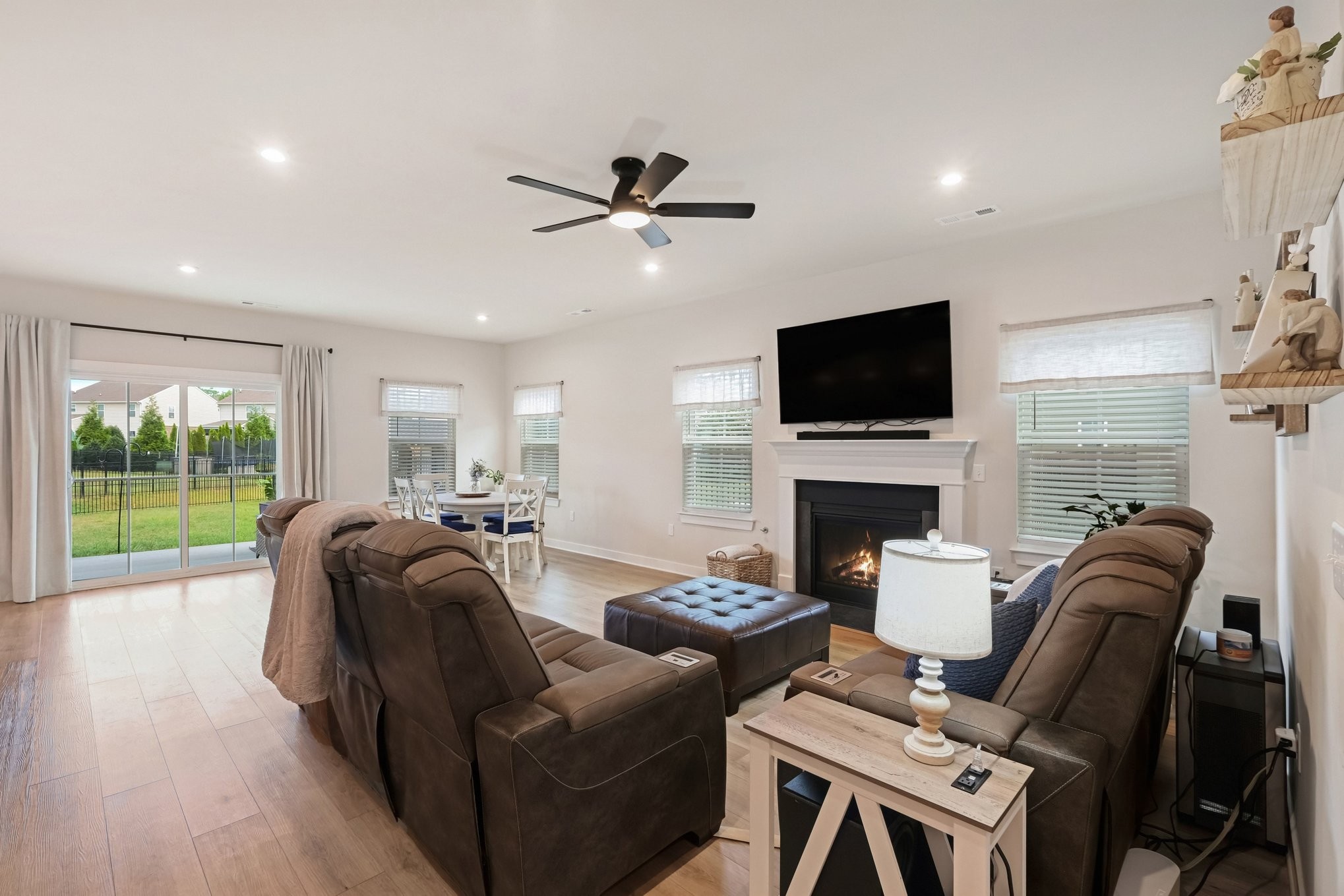 1913 Oak Dr