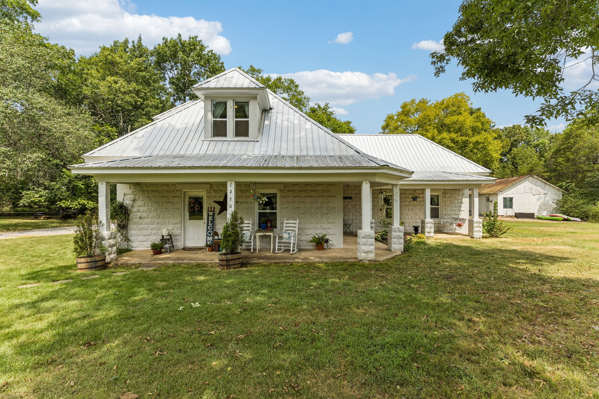 1270 Spence Ln