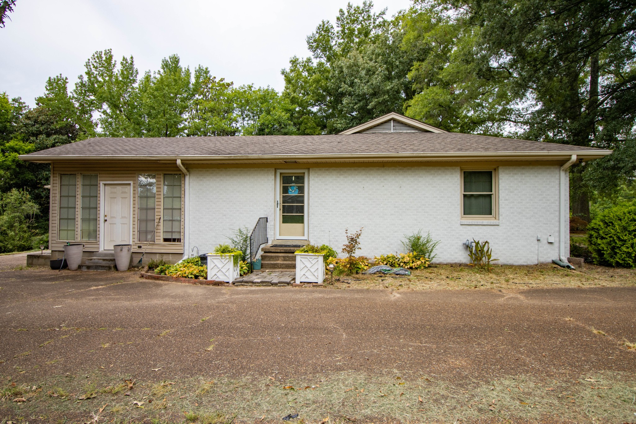 321 Lackey Ln