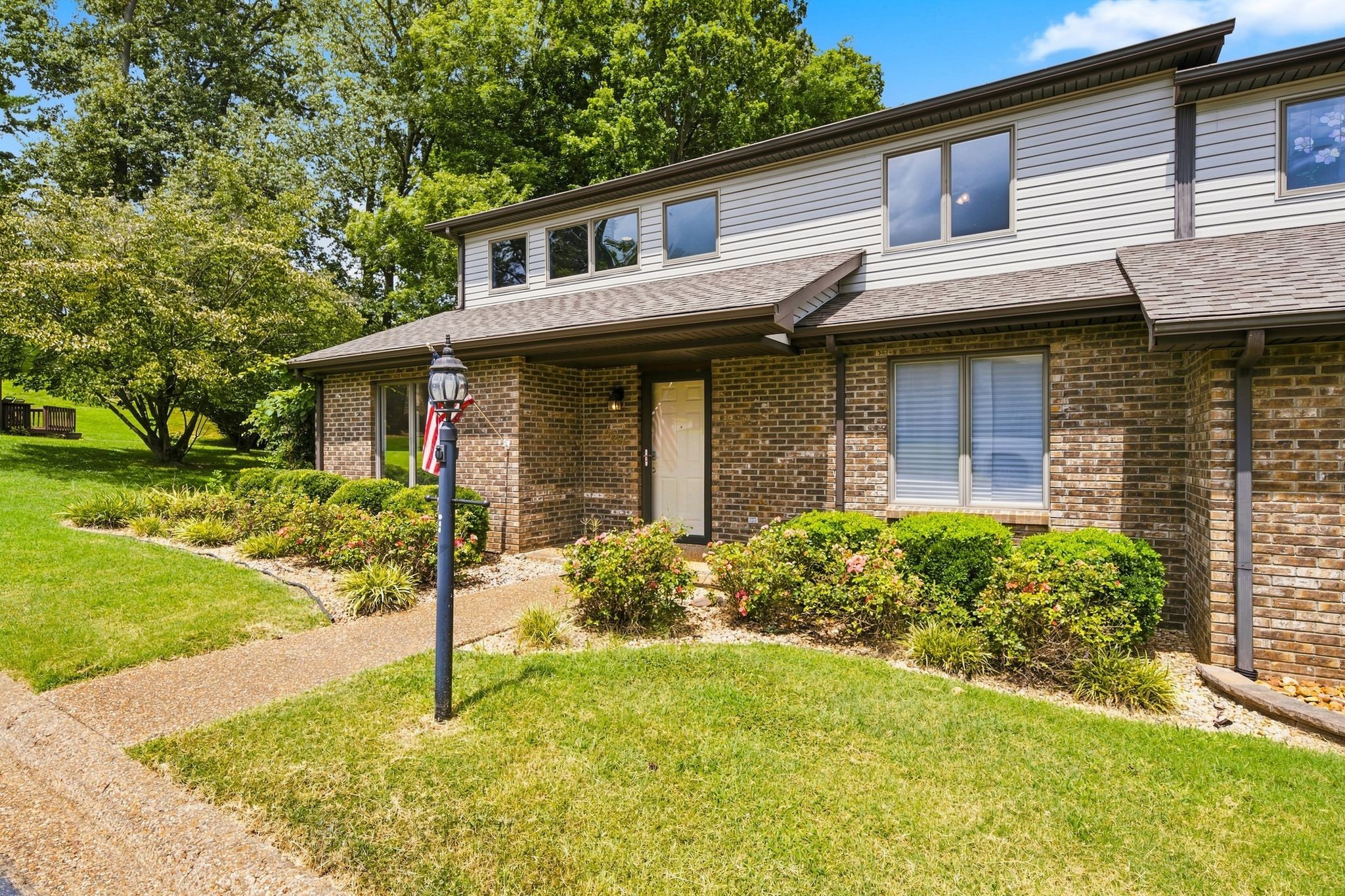 427 Country Club Ct