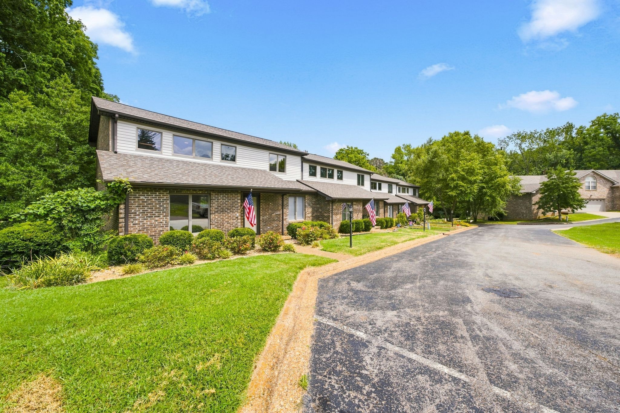 427 Country Club Ct