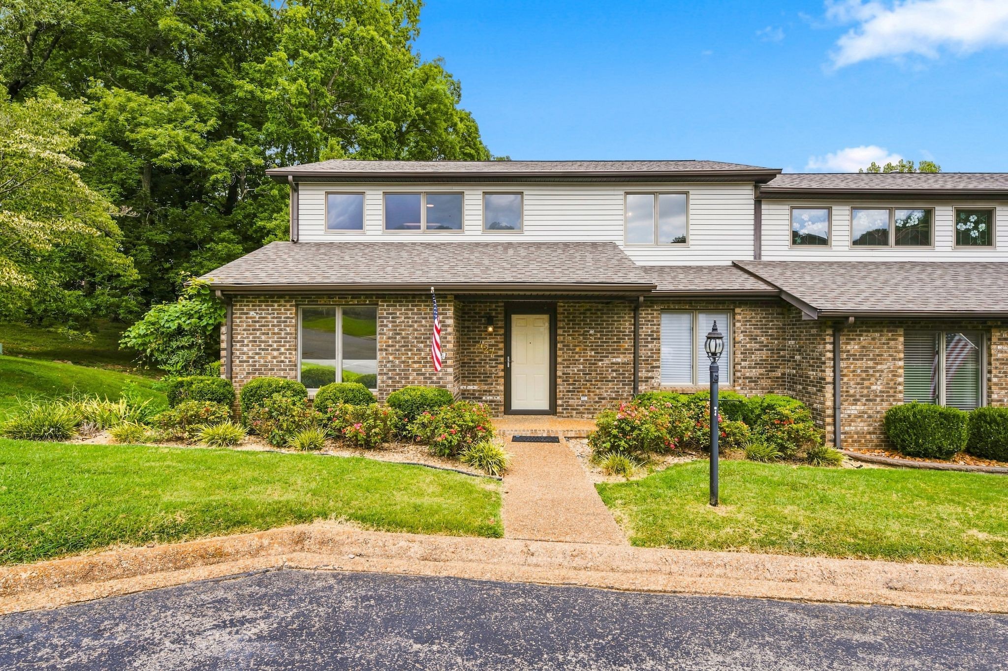 427 Country Club Ct
