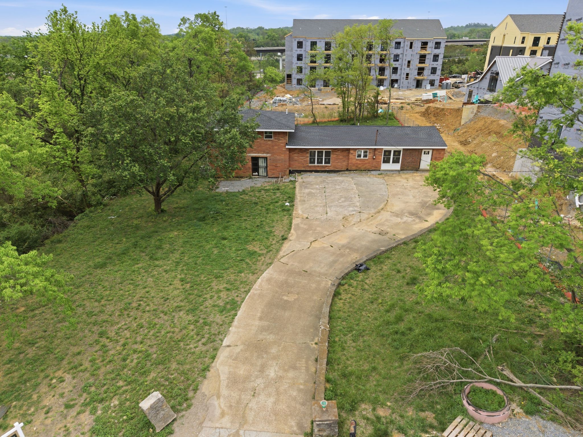 605 Creative Way