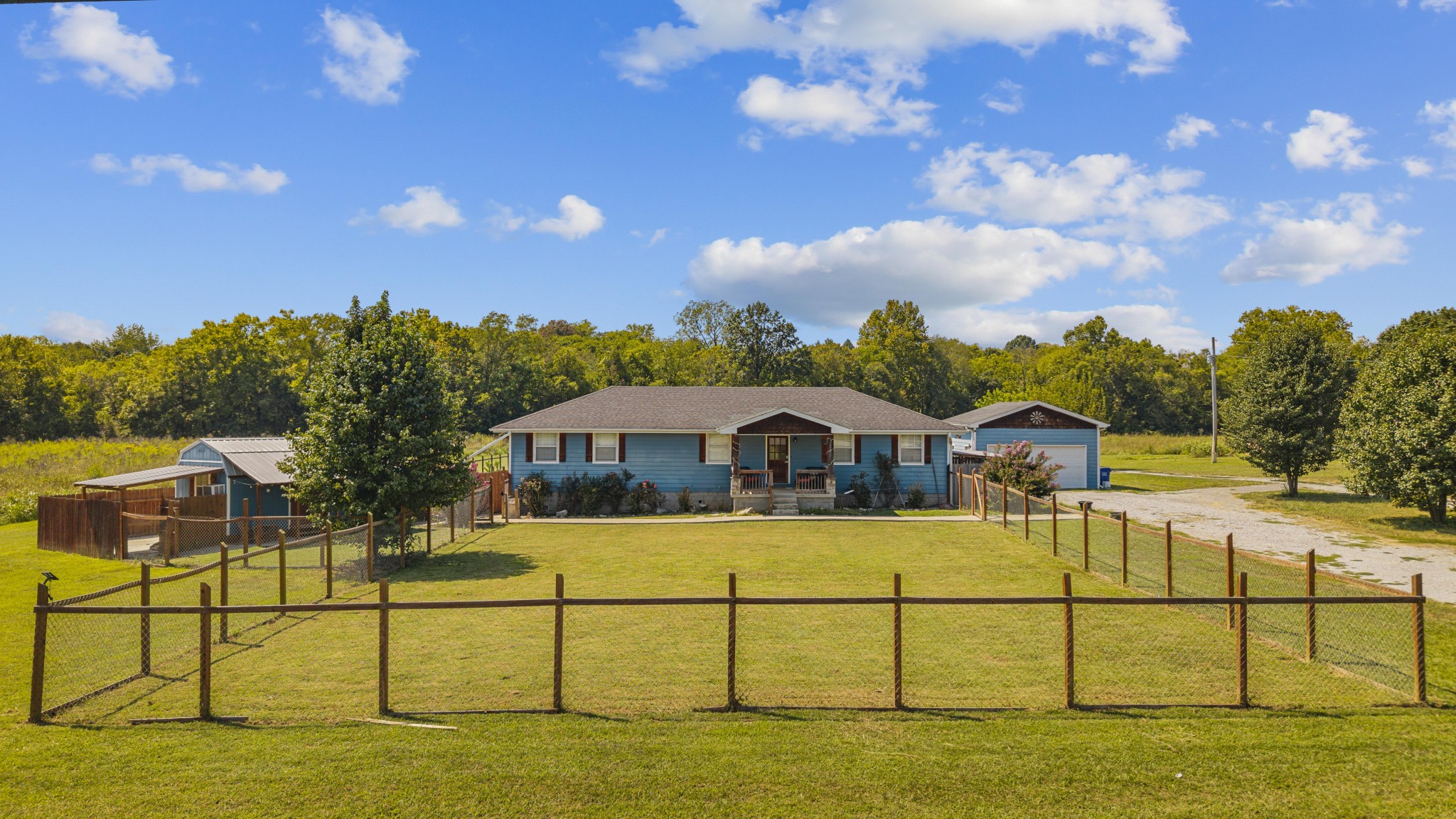 3885 Highway 231, S