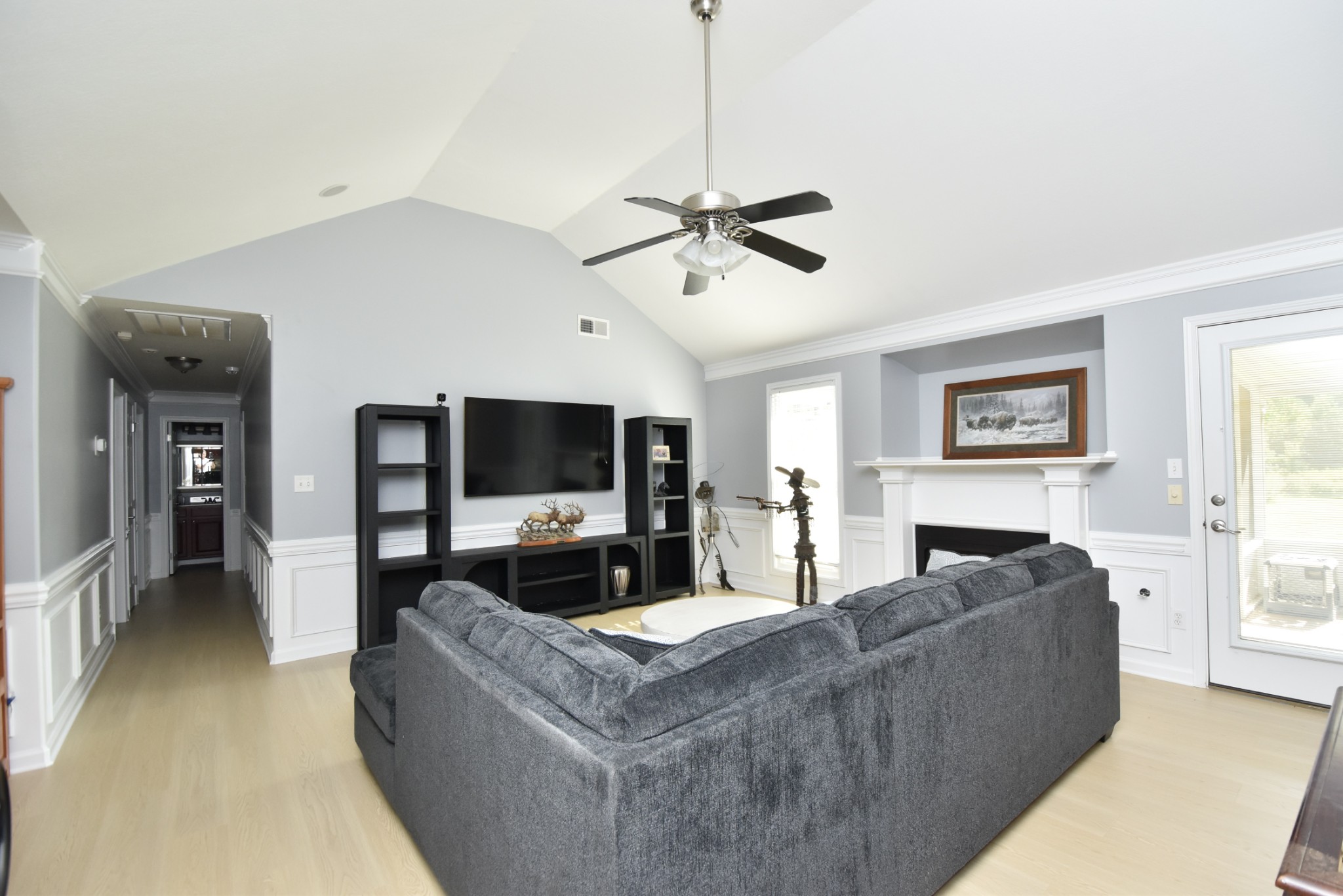 114 Roxbury Dr