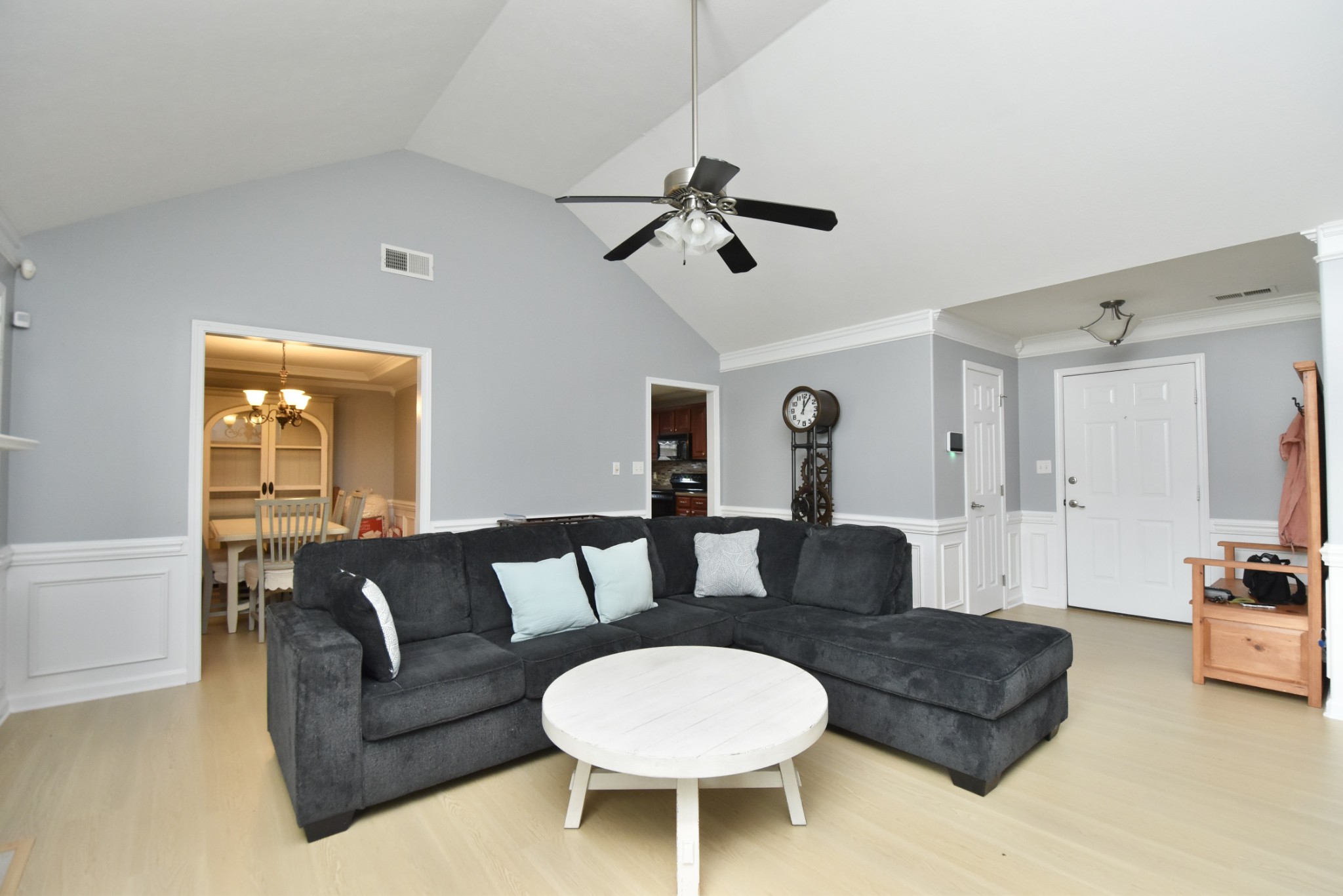 114 Roxbury Dr