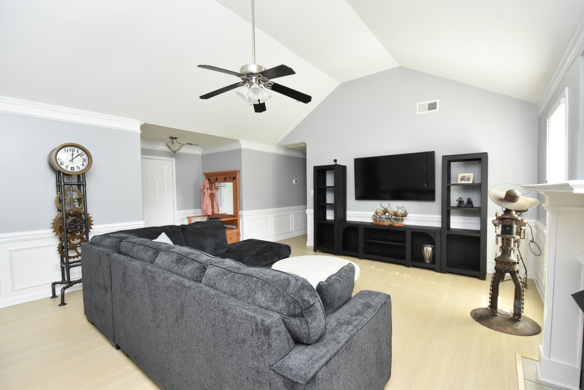 114 Roxbury Dr