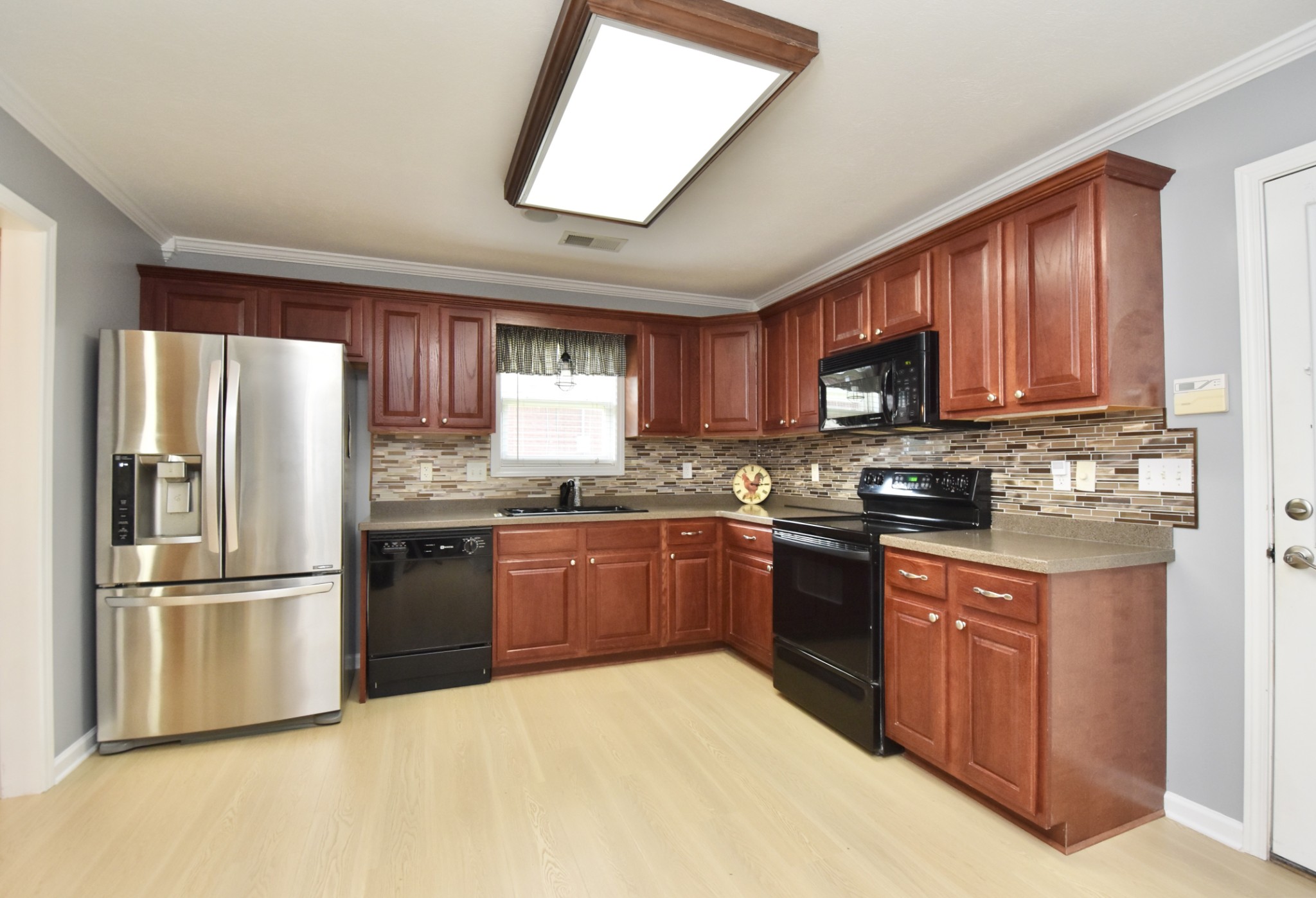 114 Roxbury Dr