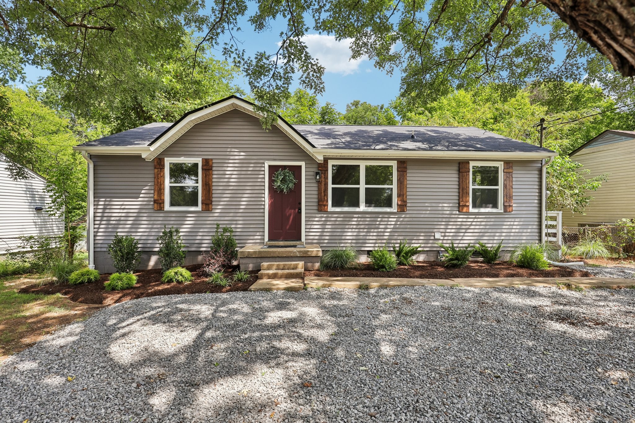 213 Creekside Dr