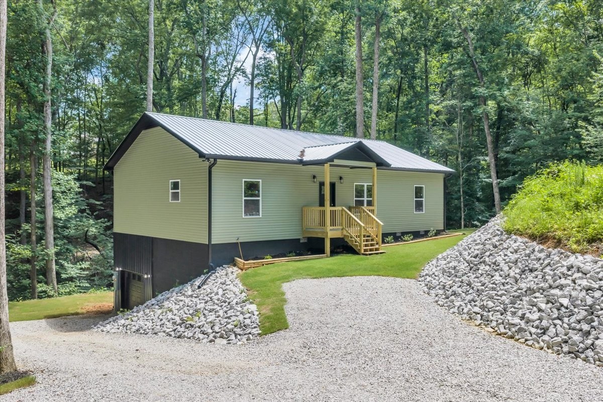 226 Woodland Way