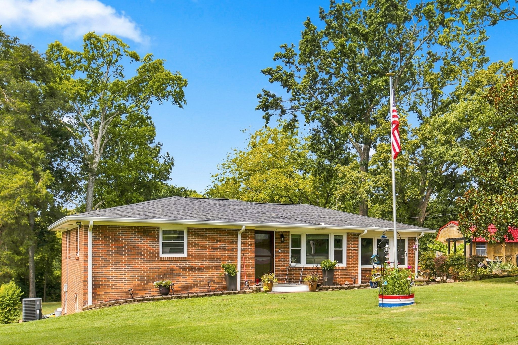 123 Forest Retreat Rd