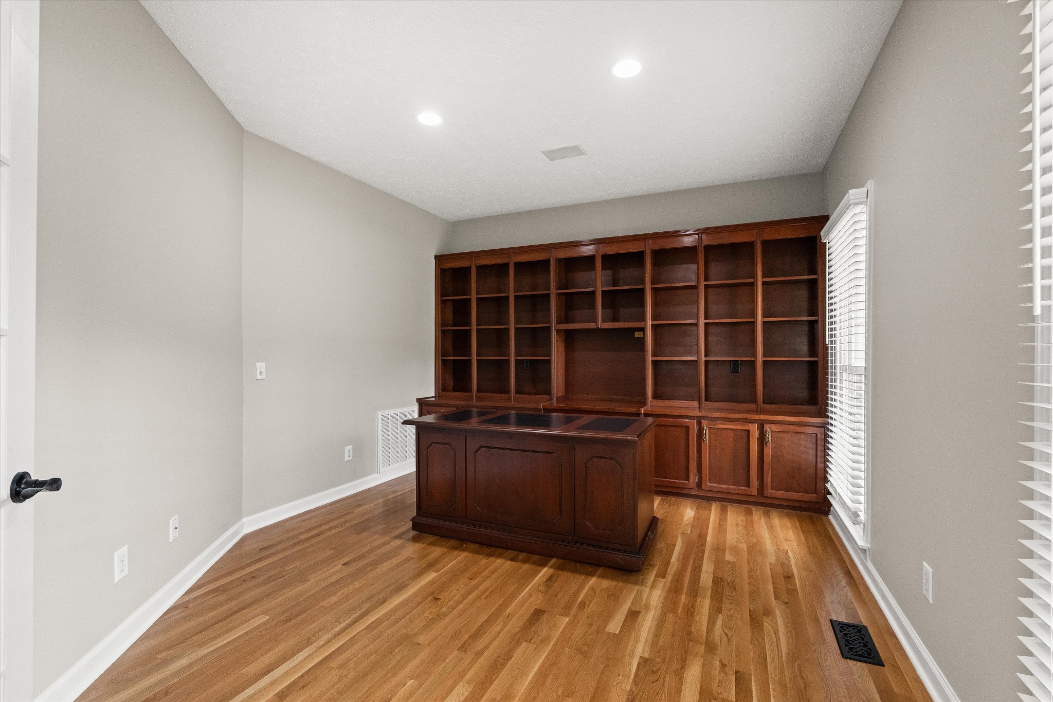 1227 Mount Vernon Ln