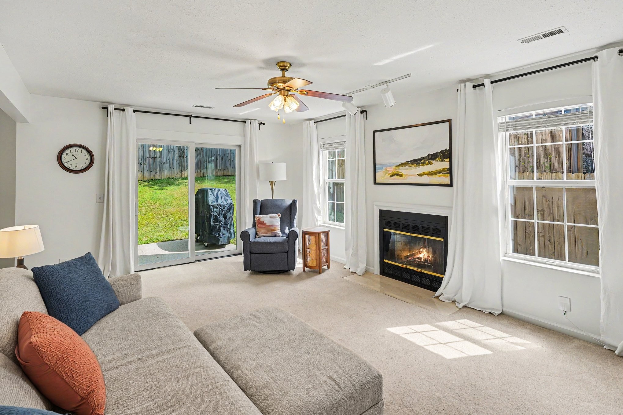 5616 Royal Ct