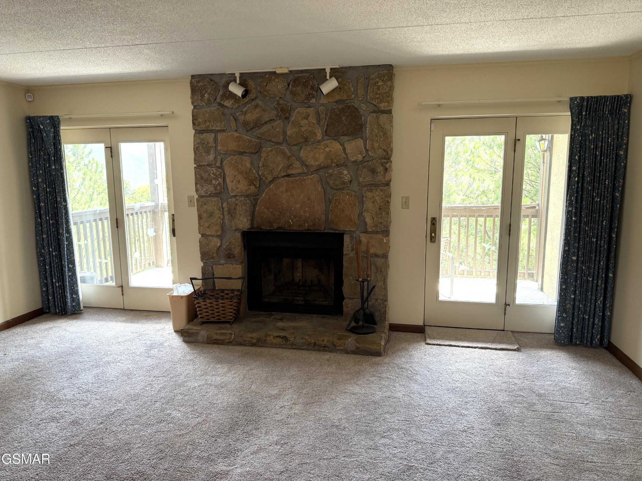 1050 Ski View Drive