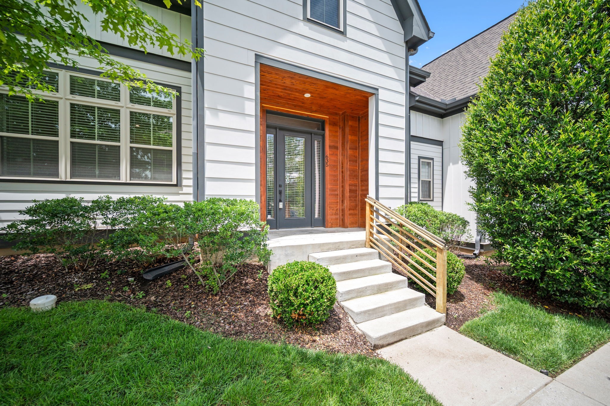 635 Nashua Ln