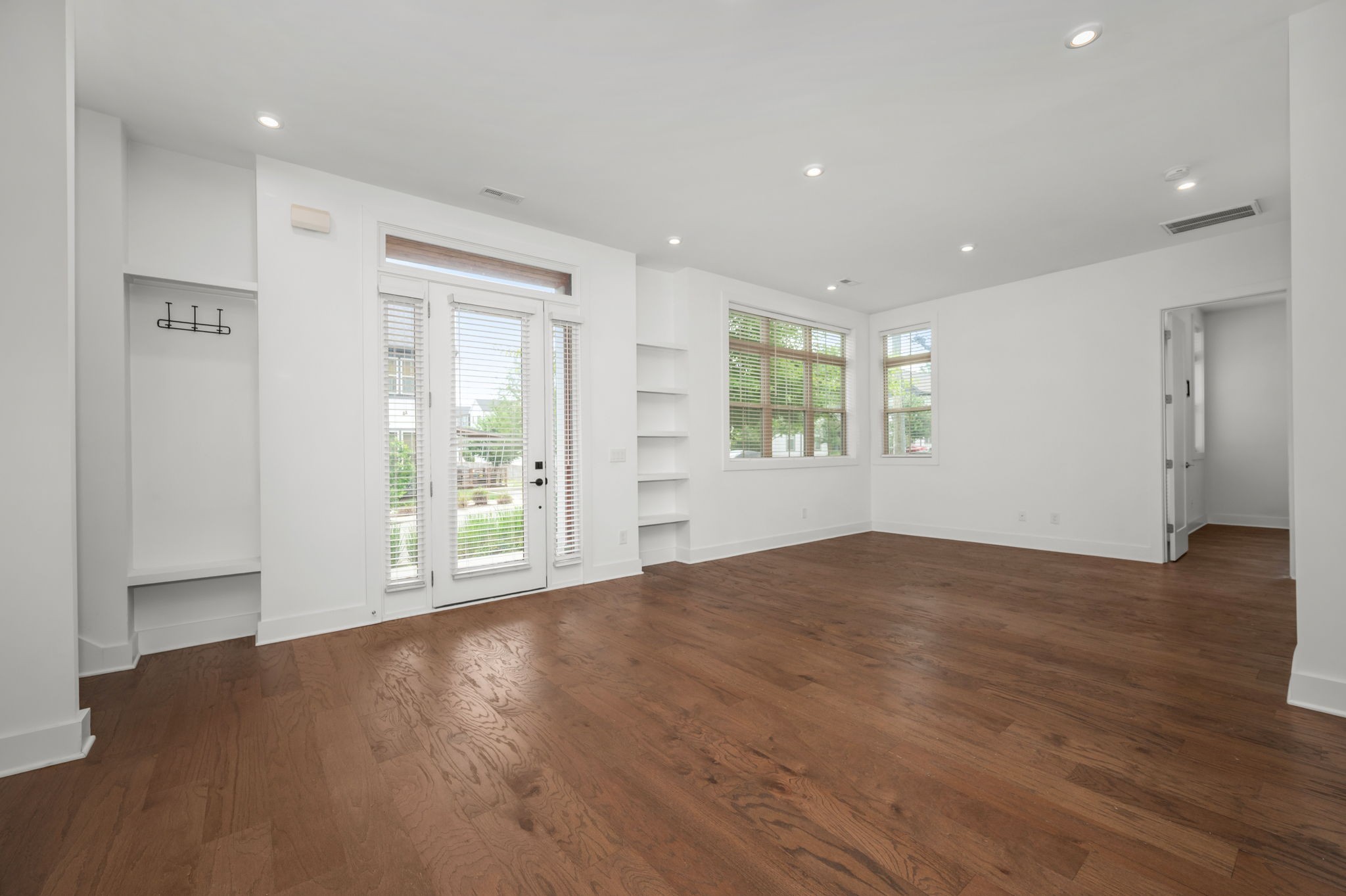 635 Nashua Ln