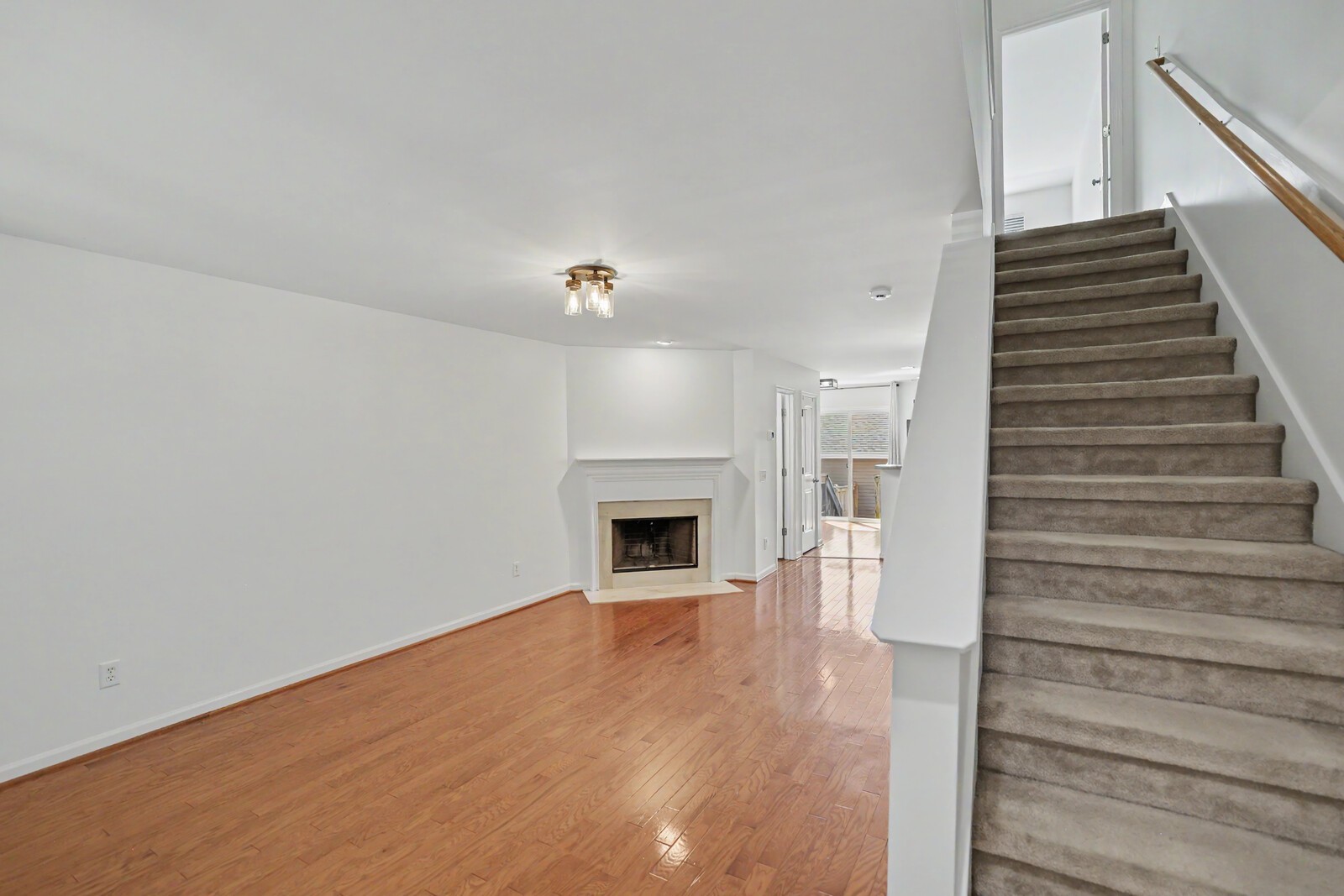 1420 Riverbrook Dr