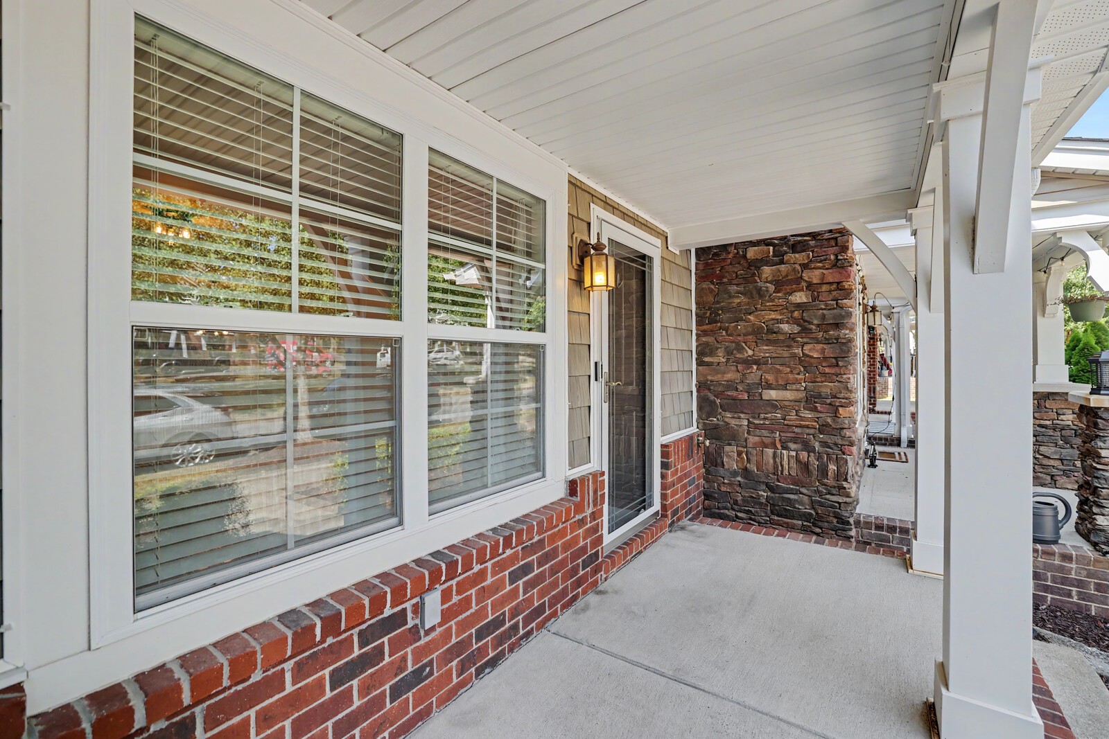 1420 Riverbrook Dr
