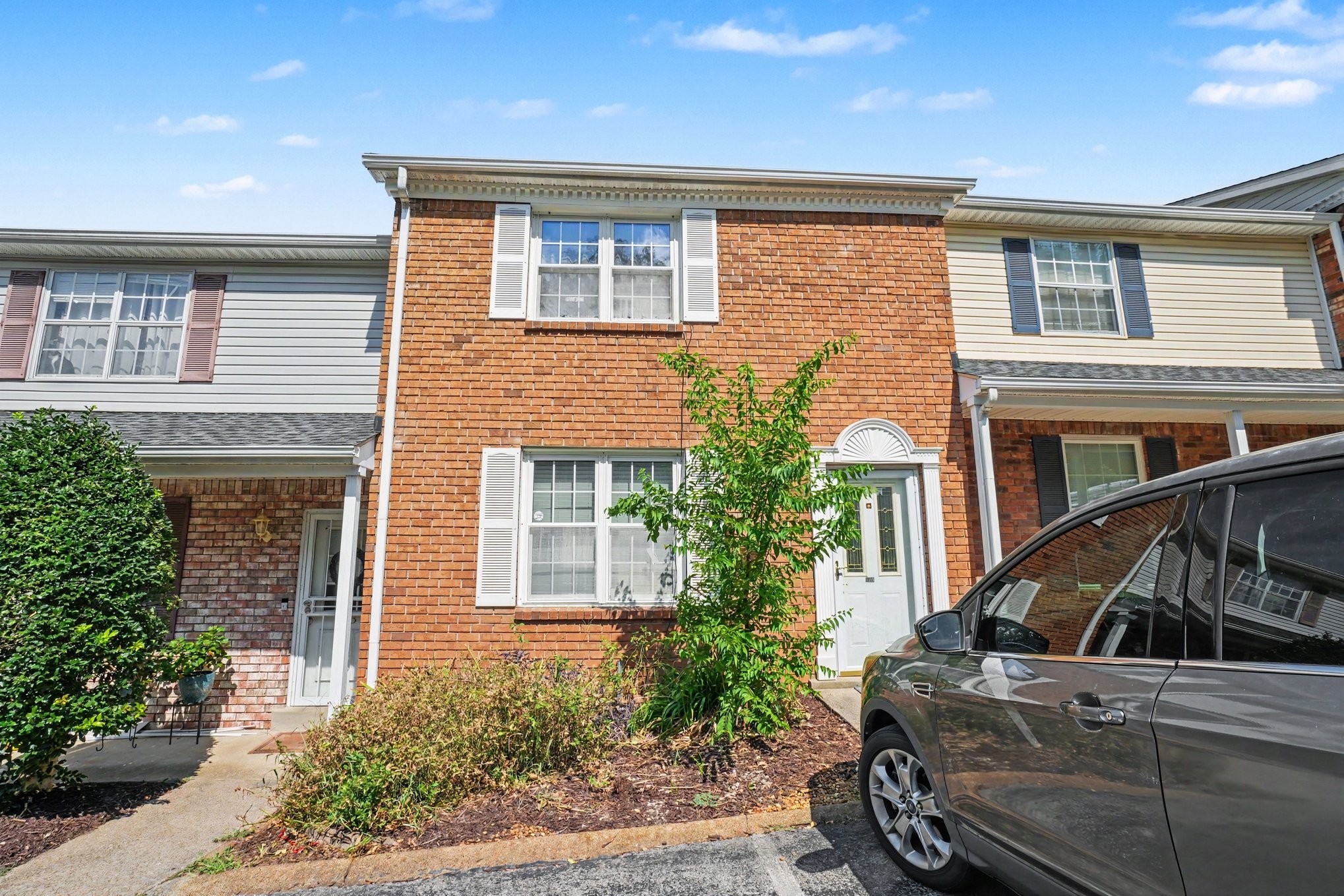 129 Five Oaks Dr
