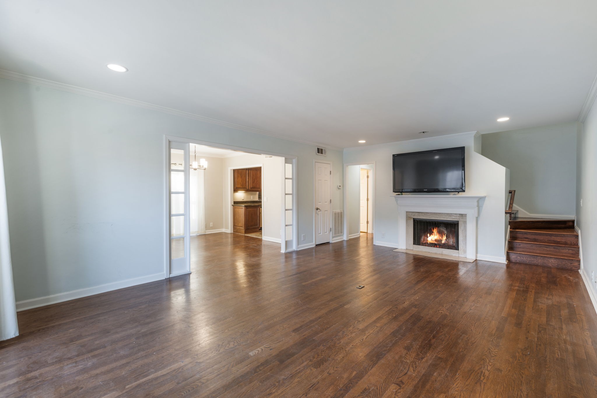 112 Saint Charles Pl