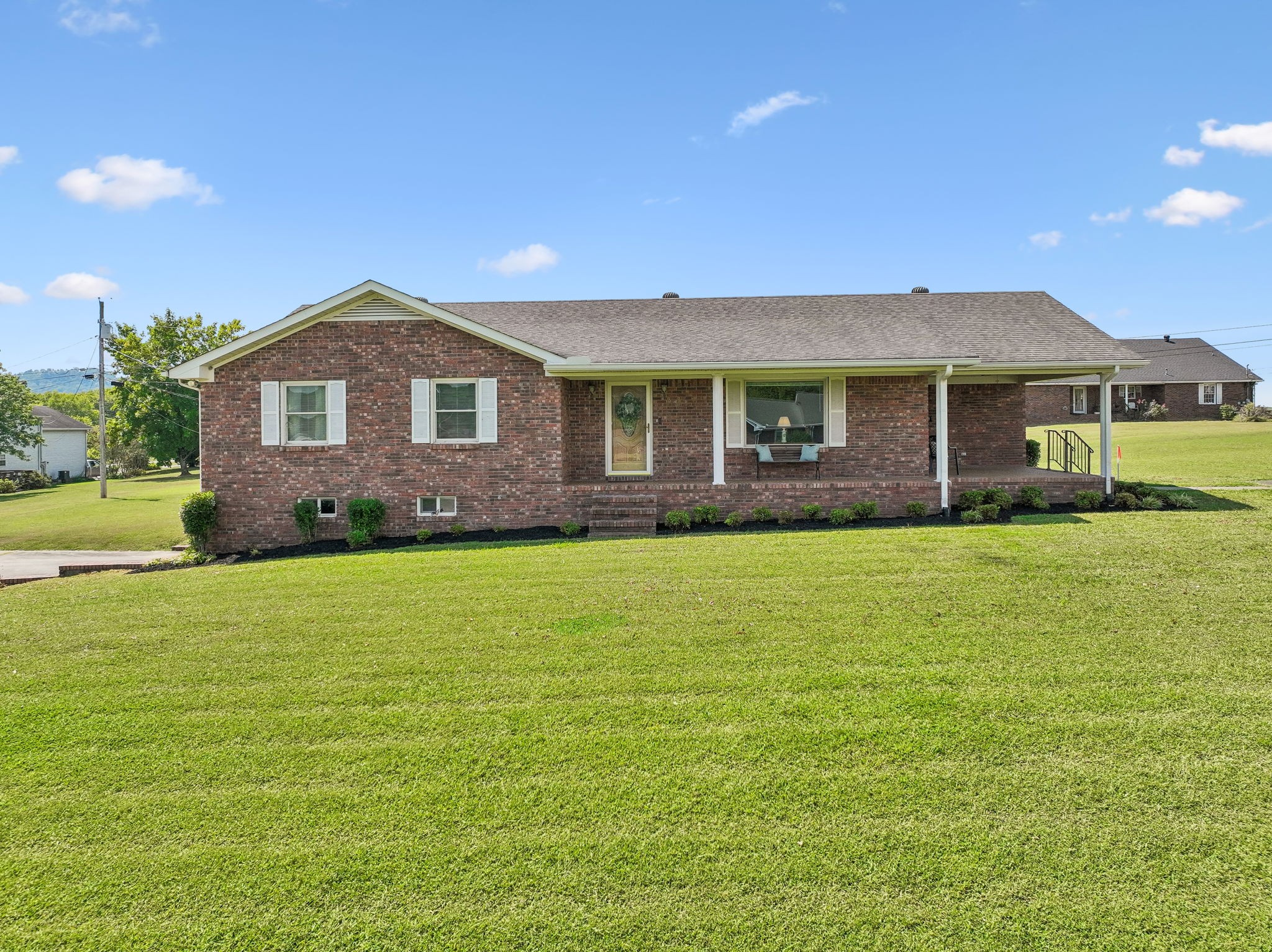 11 Hills Dale Ln, W