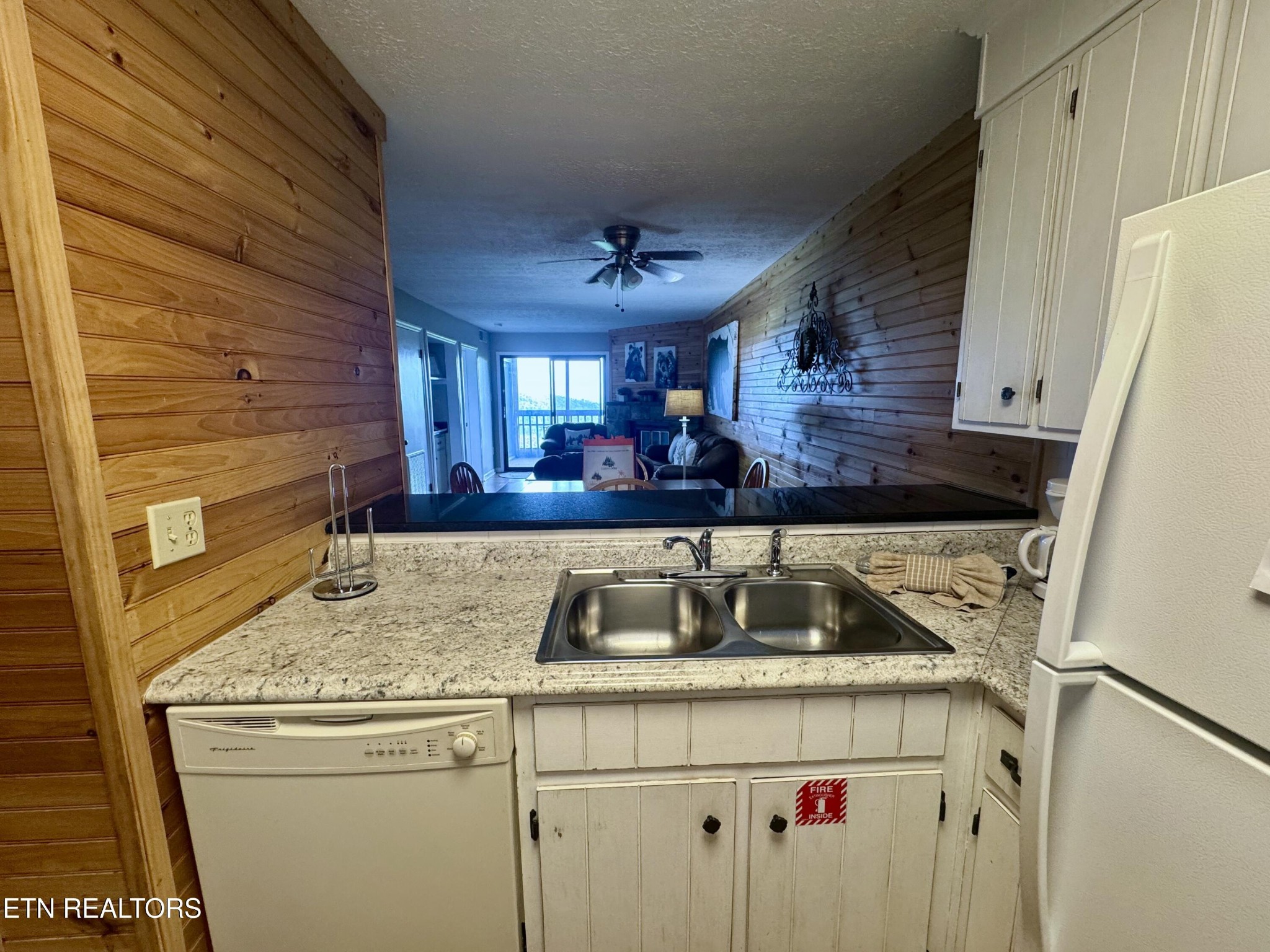 1102 Ski View Drive