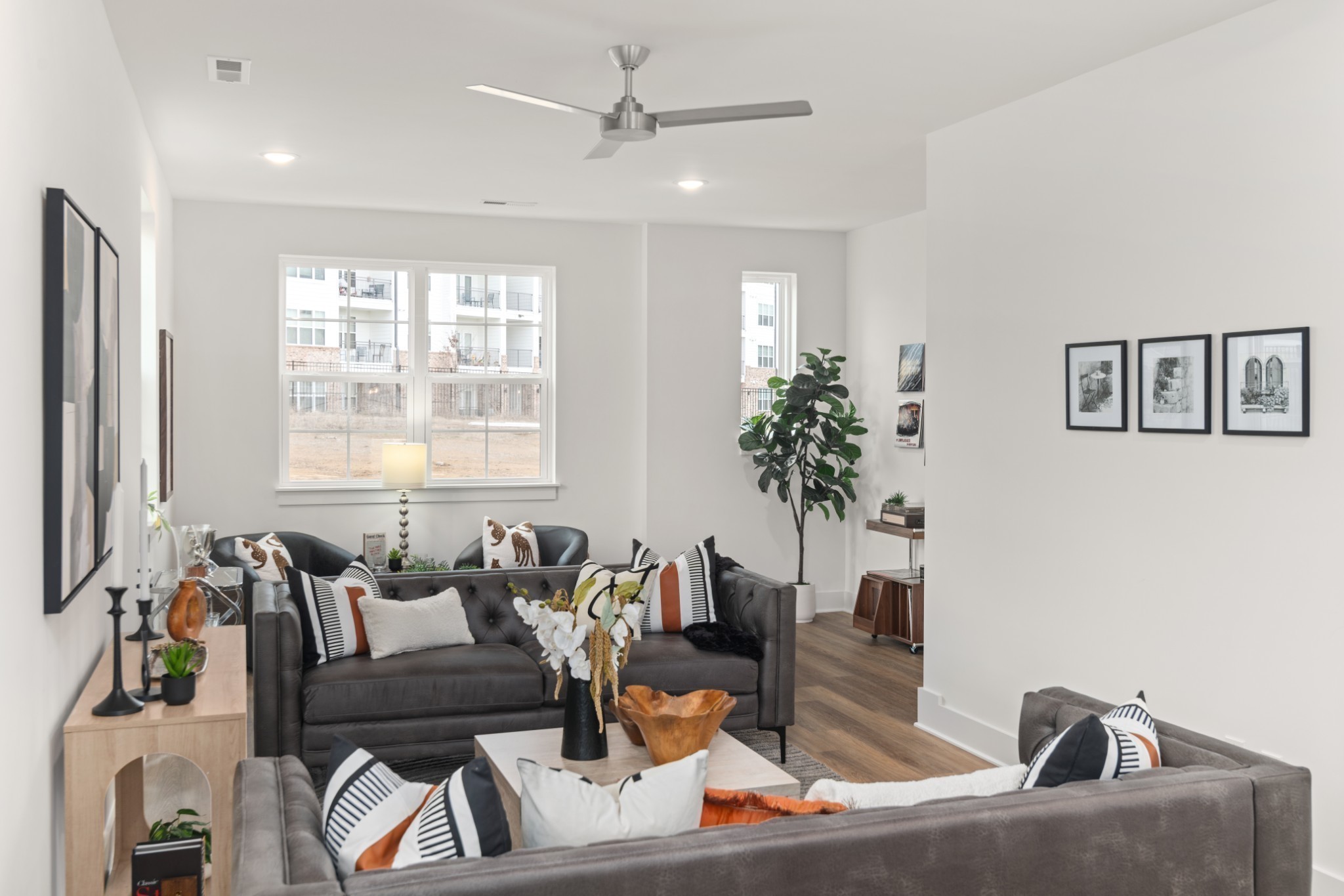 700 N DuPont Ave