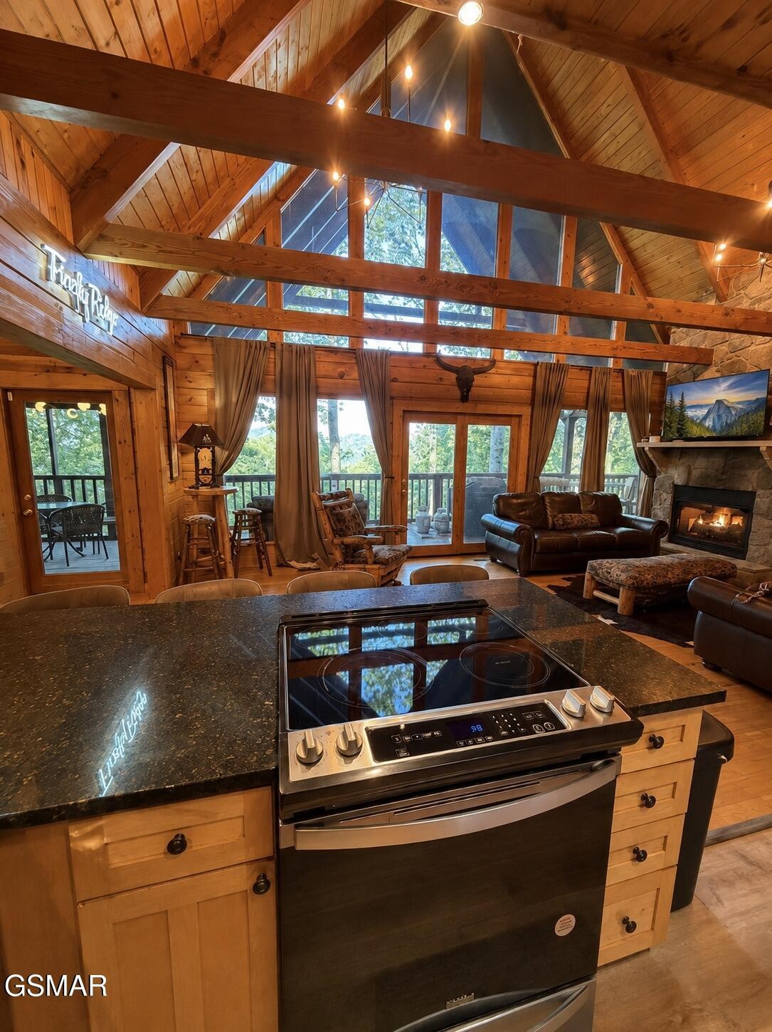 3085 Perry Circle Road
