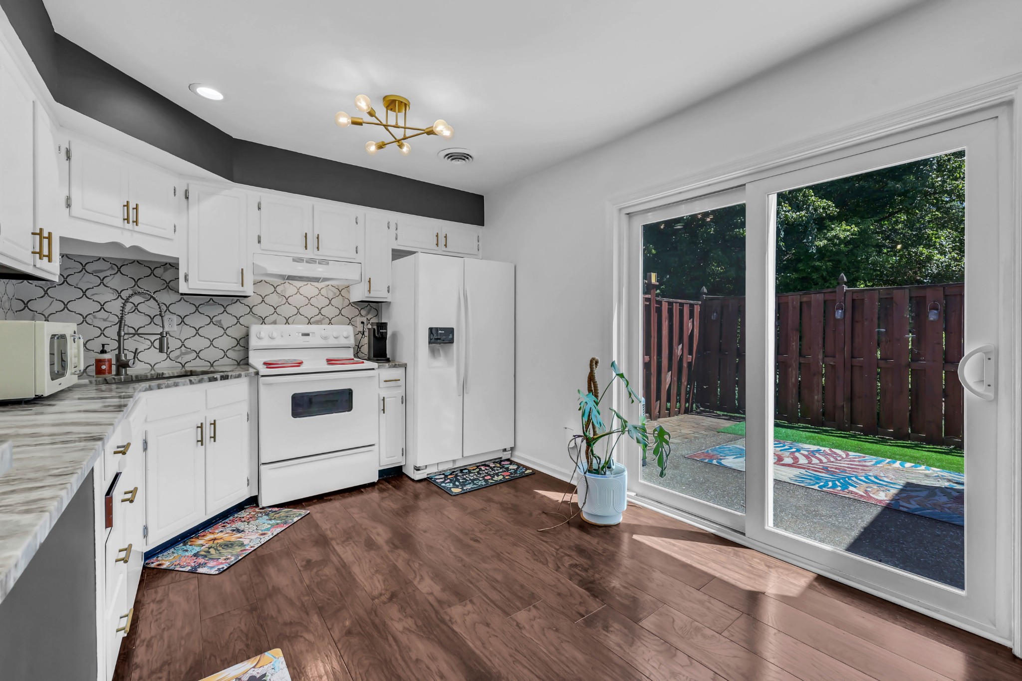 104 Carriage Pl