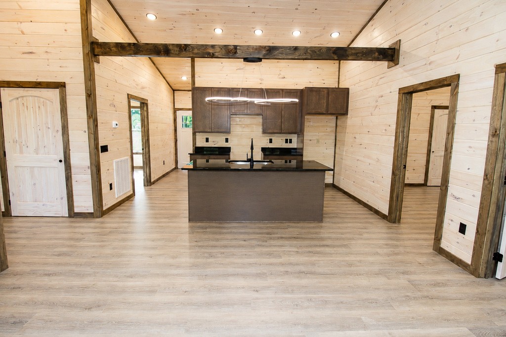 1308 North Oak Ct