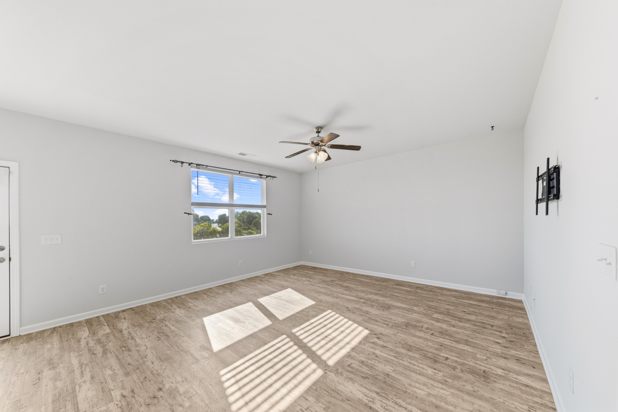 828 Foxdale Dr