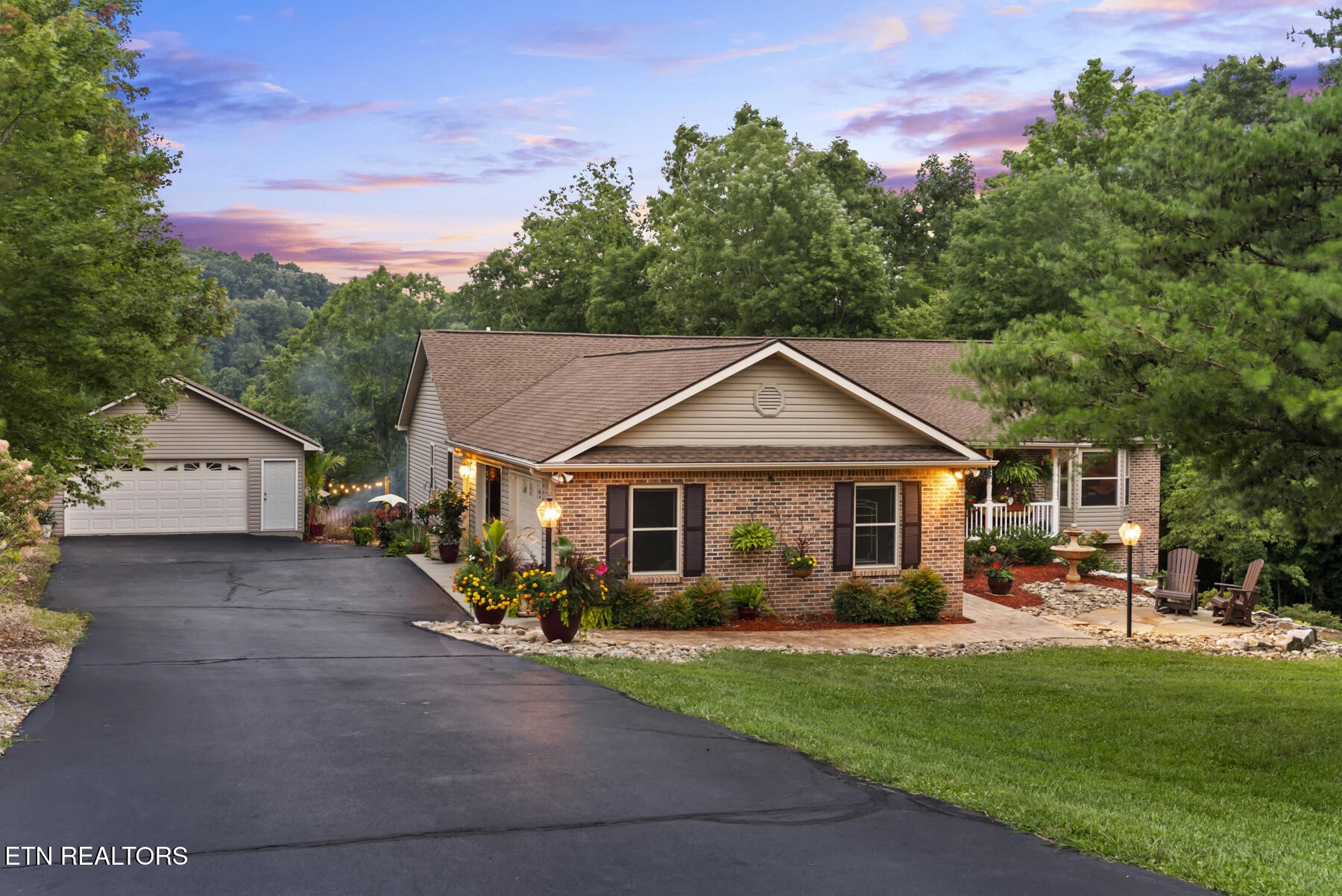 1014 Sunset Ridge Drive