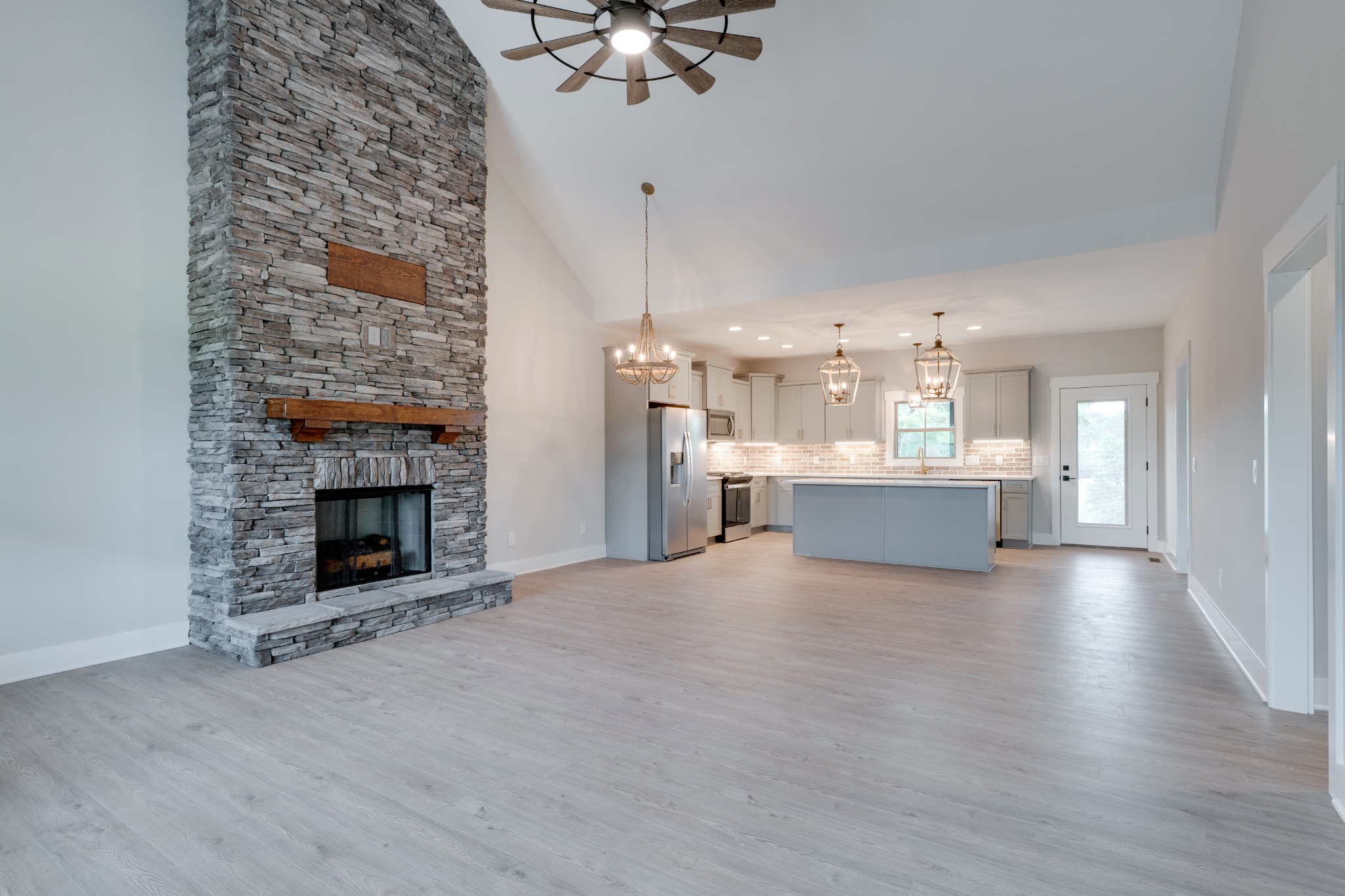 6827 Highway 41, N