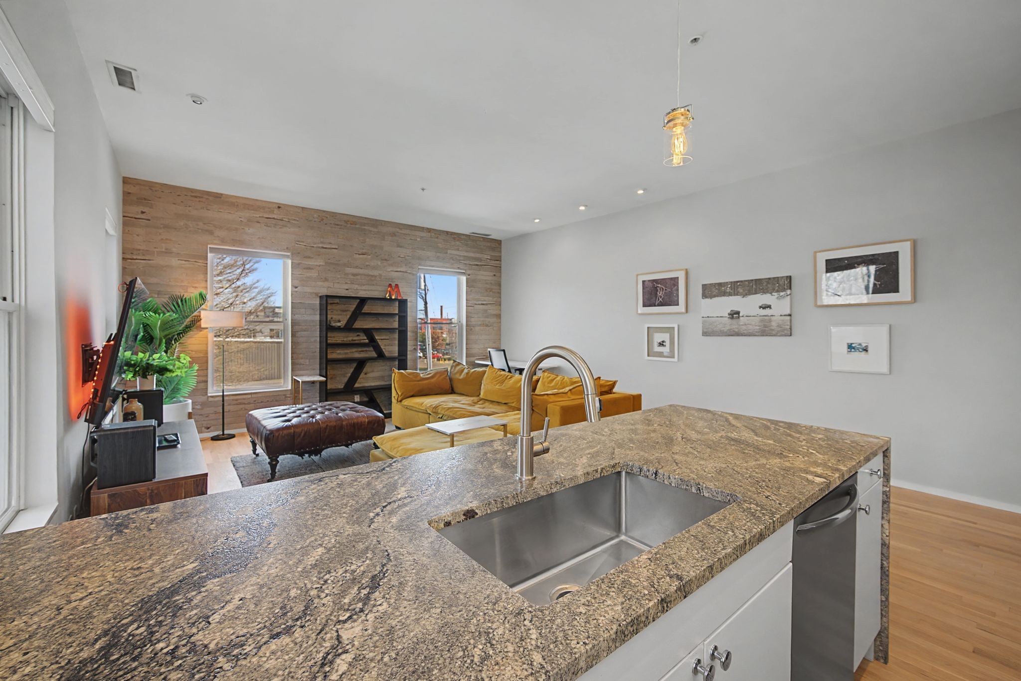 1200 5th Avenue, N