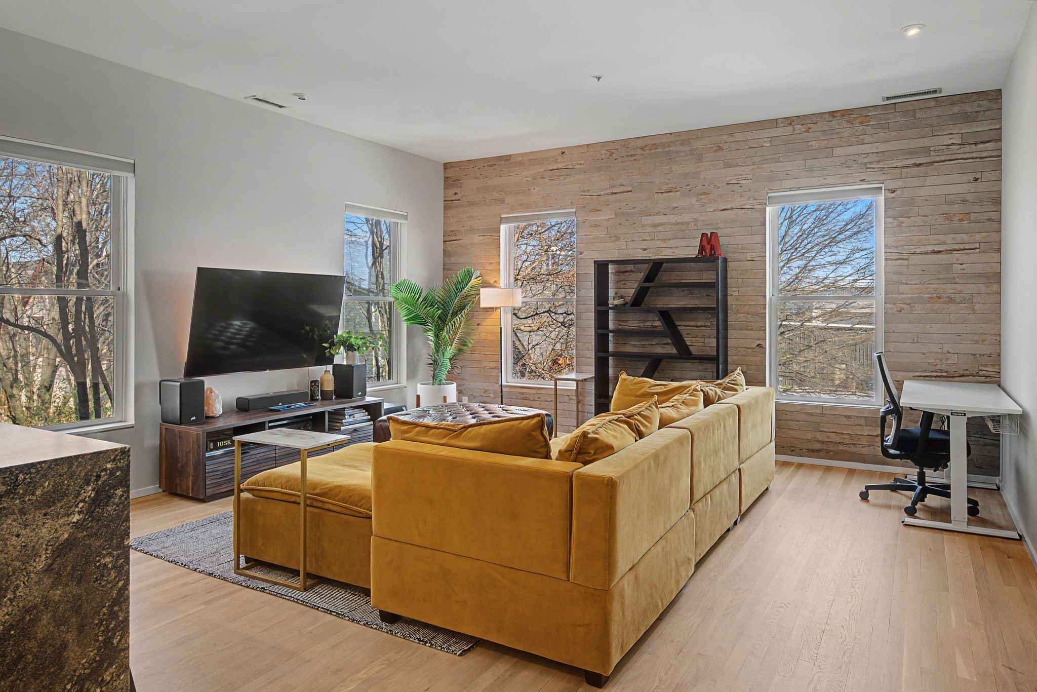 1200 5th Avenue, N