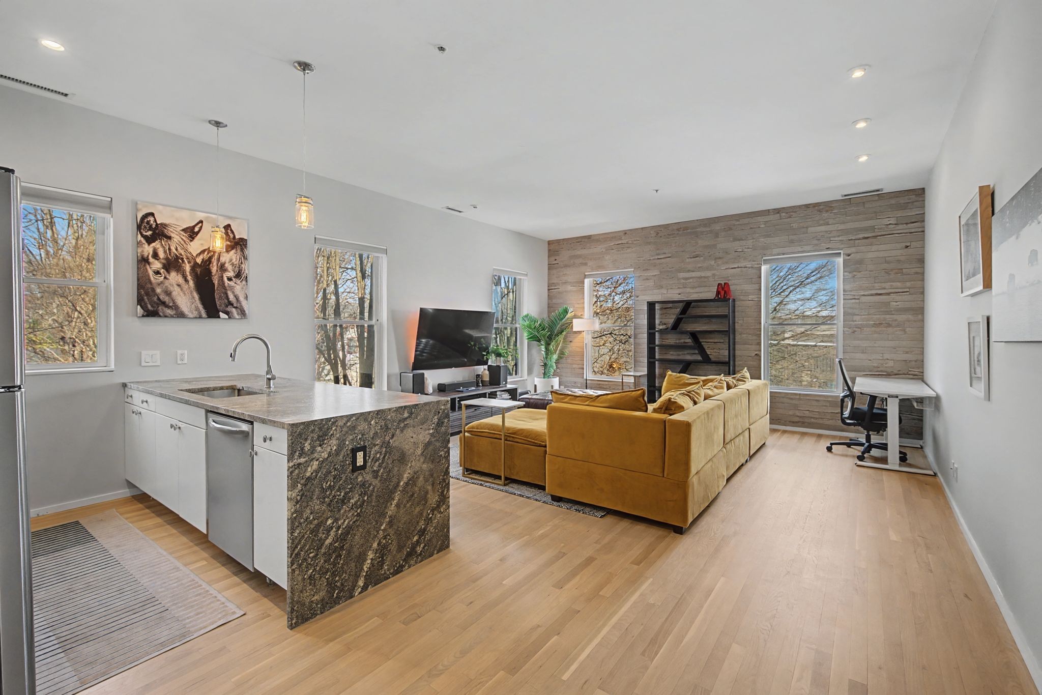 1200 5th Avenue, N