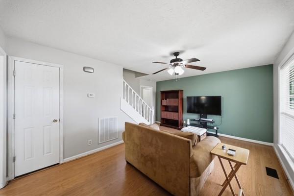 3043 Easy Goer Ln