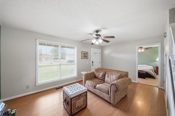 3043 Easy Goer Ln