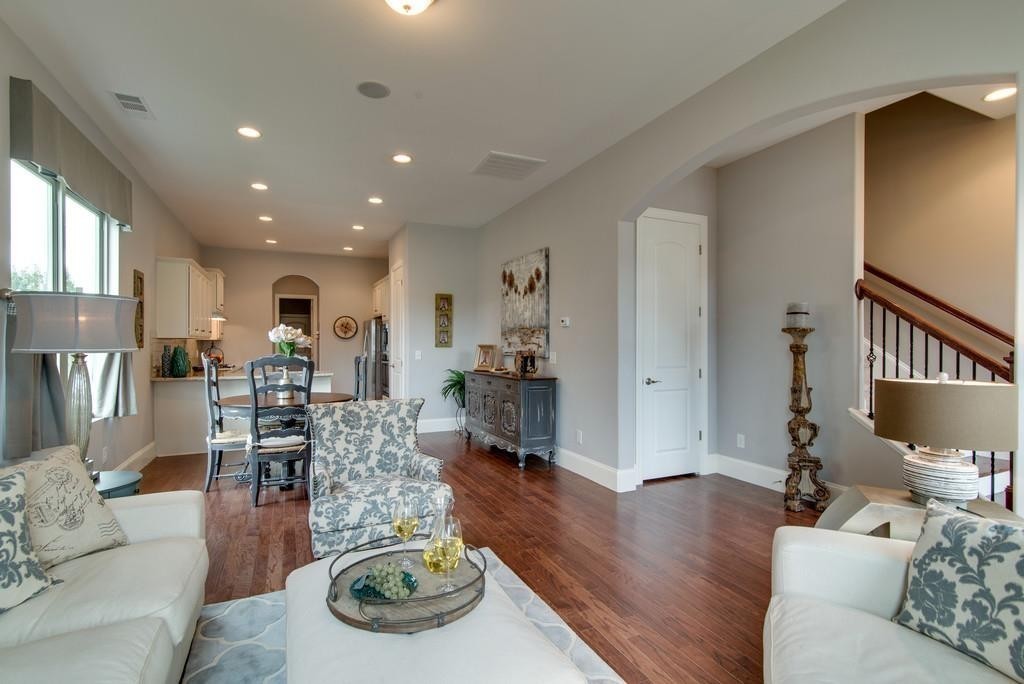 122 Oasis Dr