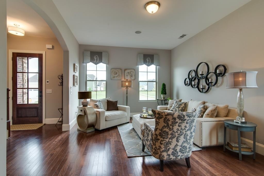 122 Oasis Dr
