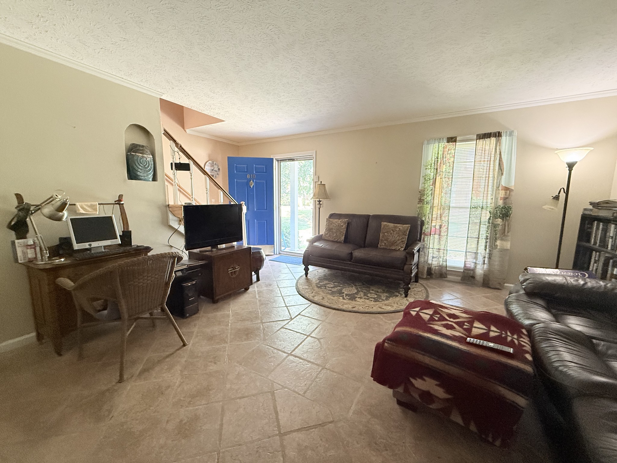 810 Lewis Ct
