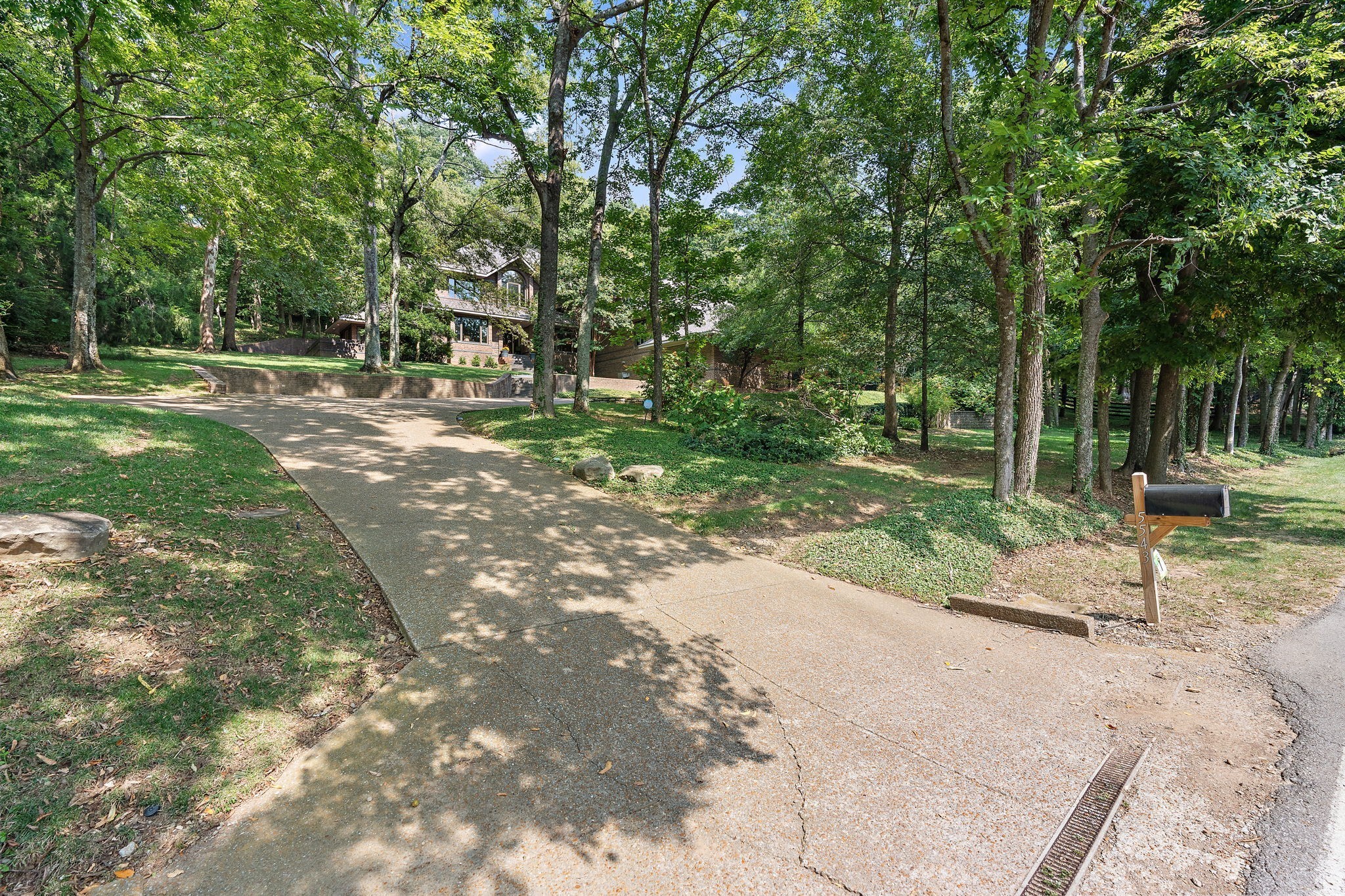 5543 Stanford Dr