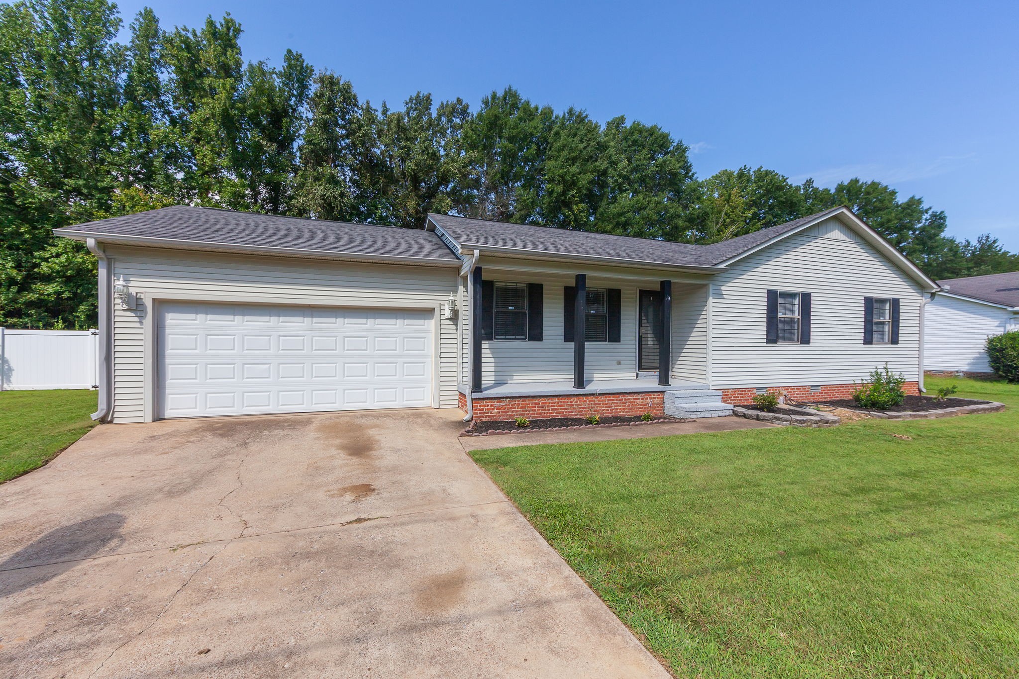 19 Dyer Creek Ln