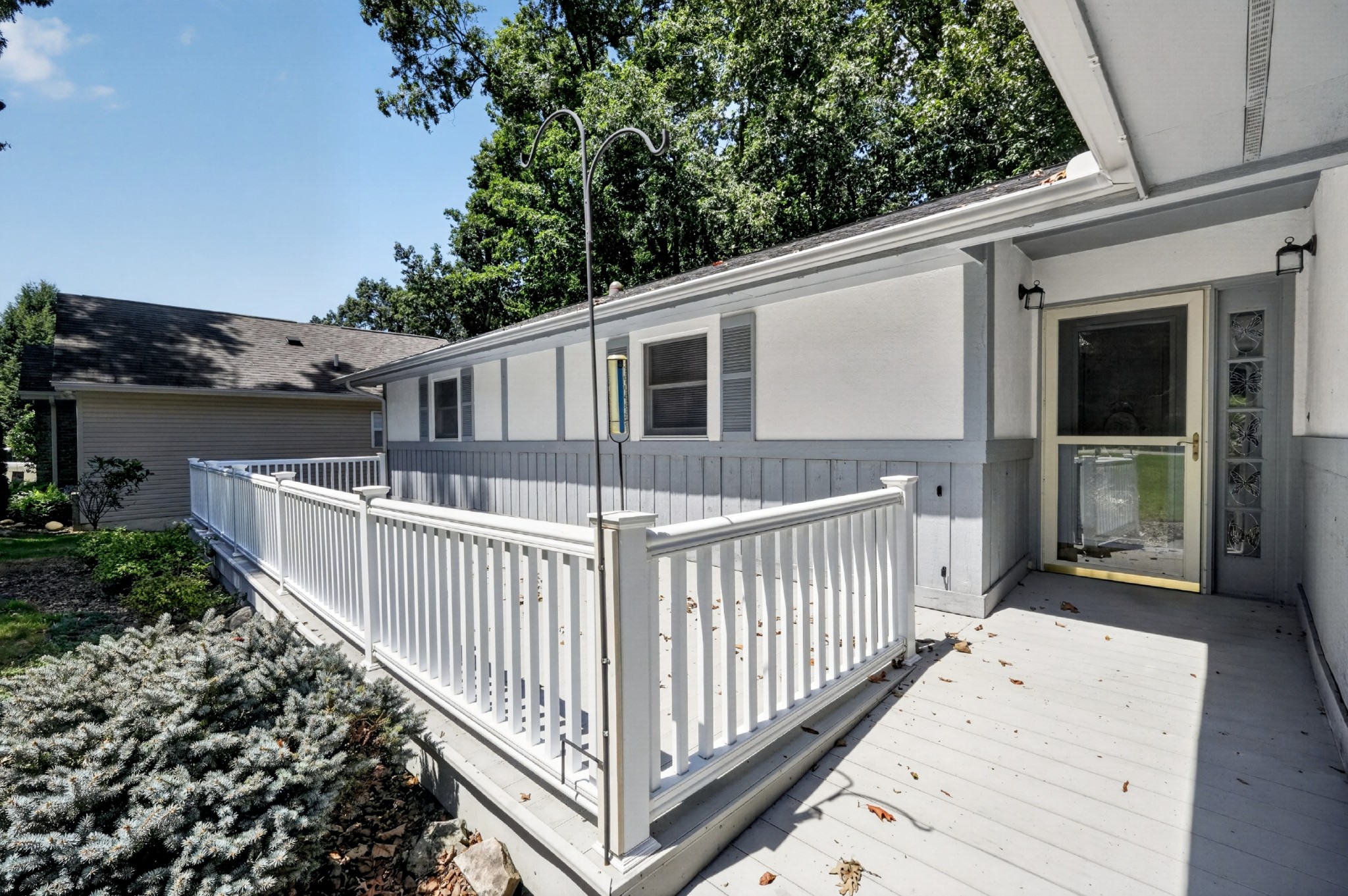 245 Lakeview Dr