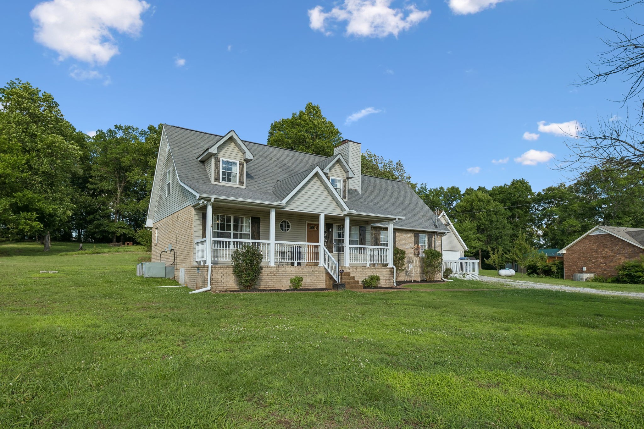 636 Shelley Dr